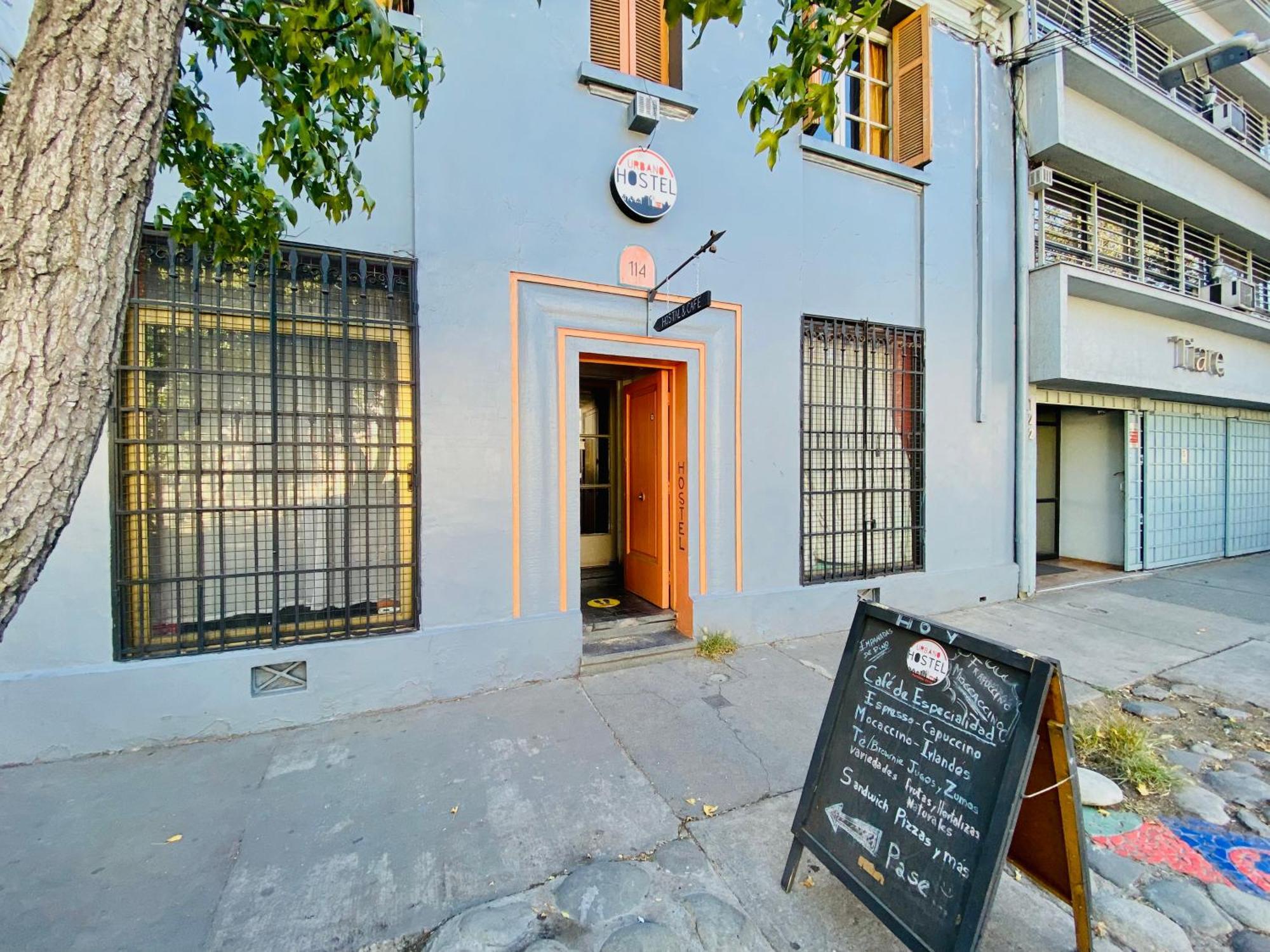 Urbano Hostel Santiago Exterior photo